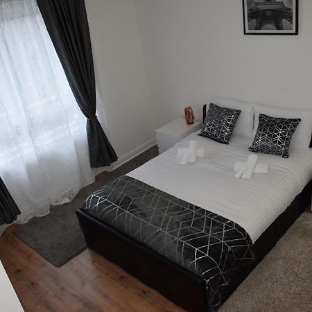 Glasgow Lovely Apartment D&N Bagian luar foto